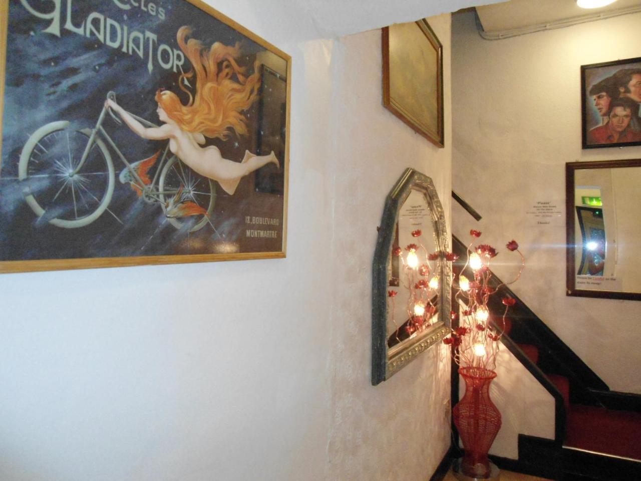 Liverpool Lodge Екстериор снимка